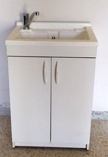 MOBILE IN LEGNO 2 ANTE BIANCO CON LAVATOIO IN PLASTICA E RUBINETTO MISCELATORE