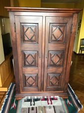 Armadio in legno artigianale