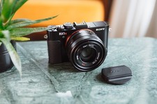 Sony RX1R II - Zeiss Sonnar T*