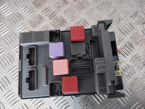 Boitier fusible renault - fusible,