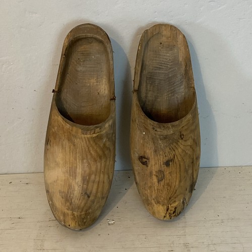 Coppia antichi zoccoli - coppia,