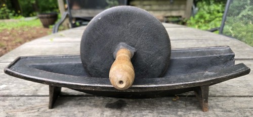 Antico macina erbe - , in