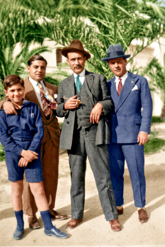 Foto anni uomini posano - '30,