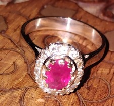 anello donna oro 18 kt Rubino birmano e pavè di brillanti