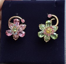 Orecchini con fiori di idillia