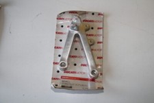 Support repose pieds AVANT GAUCHE - DUCATI 82410621A pour MONSTER 900 MHE MH900E