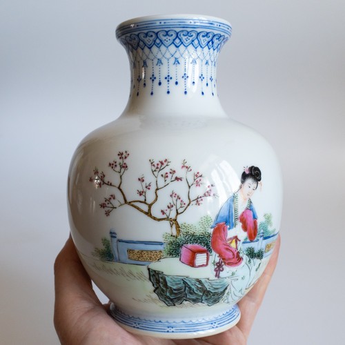 Vaso poesia porcellana rosa