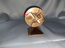 MEDAGLIA SCULTURA GIO' POMODORO JOHNSON SEA AEROPORTI MILANO LINATE MALPENSA