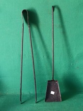 ANTICA PALETTA + PINZA DA CAMINO CAMINETTO IN FERRO BATTUTO E FORGIATO. CW55