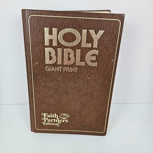 Holy bible giant print faith - print,