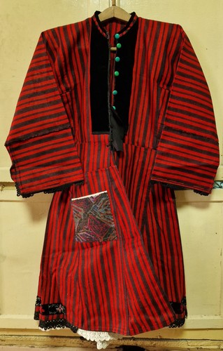Antico costume popolare donna