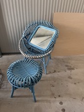 Poltrona Con Pouf E Specchio