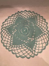 CENTRINO TONDO ALL'UNCINETTO