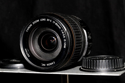 Canon 85mm 5 6 is - ef-s,