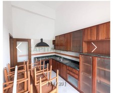 cucina con piano in marmo senza frigo