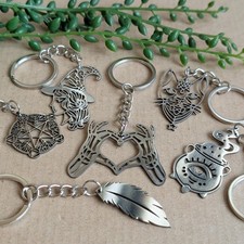 Witch keyring - Pentagram