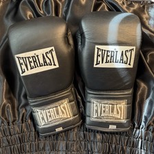 BRONX, NY. Guanti vintage