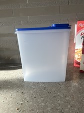 Tupperware Cereal Keeper * 13