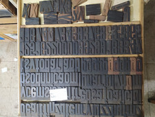 ANTICHI CARATTERI TIPOGRAFICI IN LEGNO -cassa 3- corpo 15- leggi tutto