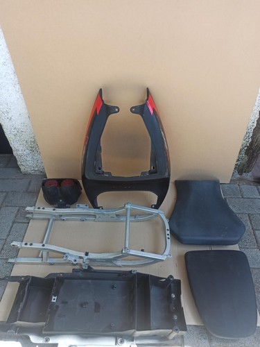 Aprilia rsv 1000 - rsv,