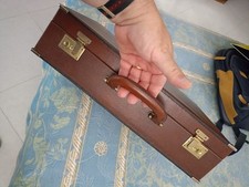 Valigetta 24 ore. Pelle