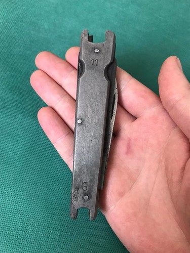 Raro coltello multiutensile