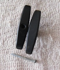 N° 2 VECCHIE MANIGLIE IN FERRO CROMATO NERA CON FORO QUADRATO -