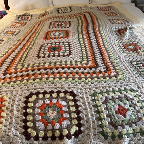 Coperta floreale quadrata