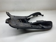 CARENA PEDANA POGGIAPIEDI PAVIMENTO MBK OVETTO 50 1997-2000-2001 (GANCIO ROTTO)