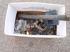 NISSAN KING CAB PICK-UP TD21 SD21 VITI POMELLO CAMBIO PORTA FUSIBILI SPORTELLO +