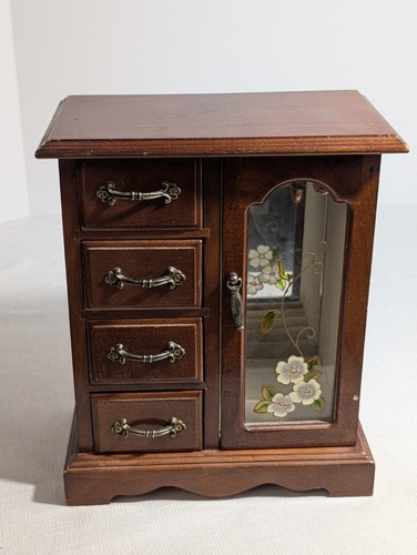 Portagioie vintage armadio