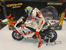 SET YAMAHA YZR-M1 VALENCIA 2005 + FIGURINO V.ROSSI 1/12