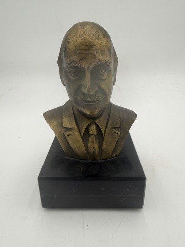 L68 giorgio almirante busto - l68-giorgio, almirante-busto