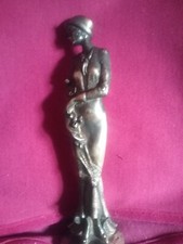 Statua di donna in bronzo anni
