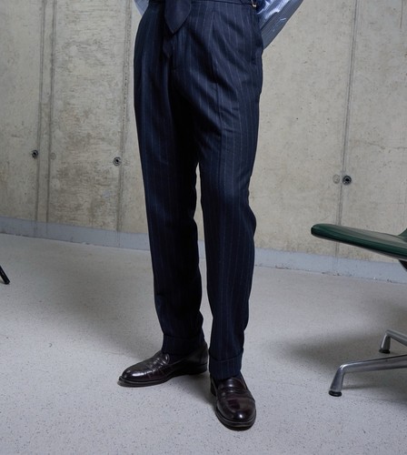 Pantaloni nuovi con - , etichette