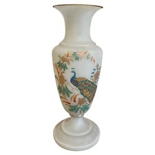 Un vaso italiano in vetro opalino dipinto a mano Art Nouveau