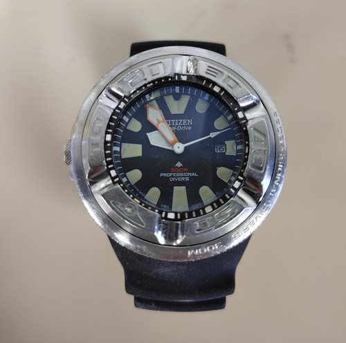 Citizen b873 s057892 - citizen, divers