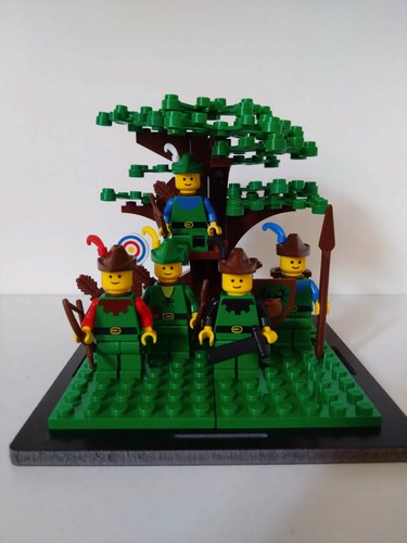 Lego castle forestmen diorama - lego,