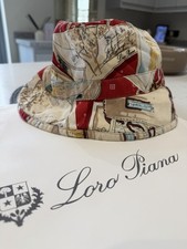 Cappello a secchiello Loro