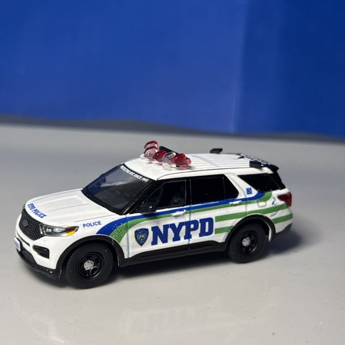 596 ford explorer - 1:64, police