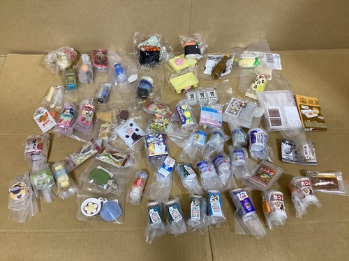 Capsule giocattolo gashapon - capsule,