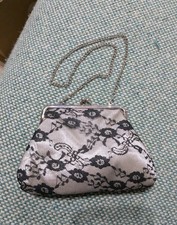 CHRISTINA AGUILERA Pochette da sera raso/nero pizzo catena staccabile festa