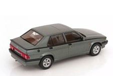 Modellino Scala 1:18 TRIPLE9 (T9-1800473) ALFA ROMEO  75  1988 - GREY GREEN