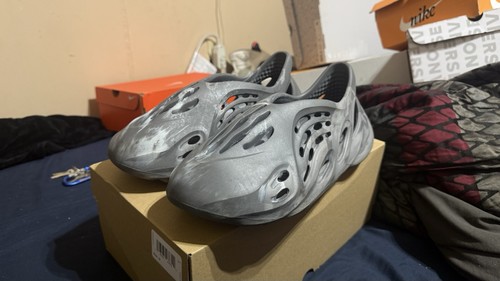 Yeezy foam runner granite - mx,