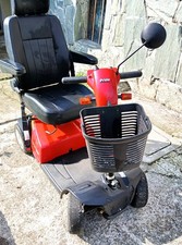 Carrozzina scooter elettrico per Anziani Ottime condizioni funzionante rosso