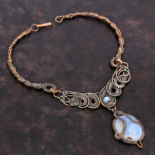 Collana catena avvolta filo