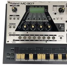 ROLAND MC-307 Groovebox