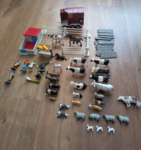 Britains vintage farm yard - vintage,