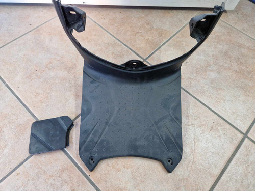 Plastica sopra pedana - plastica,