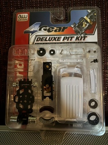 Auto world gear deluxe pit - gear,